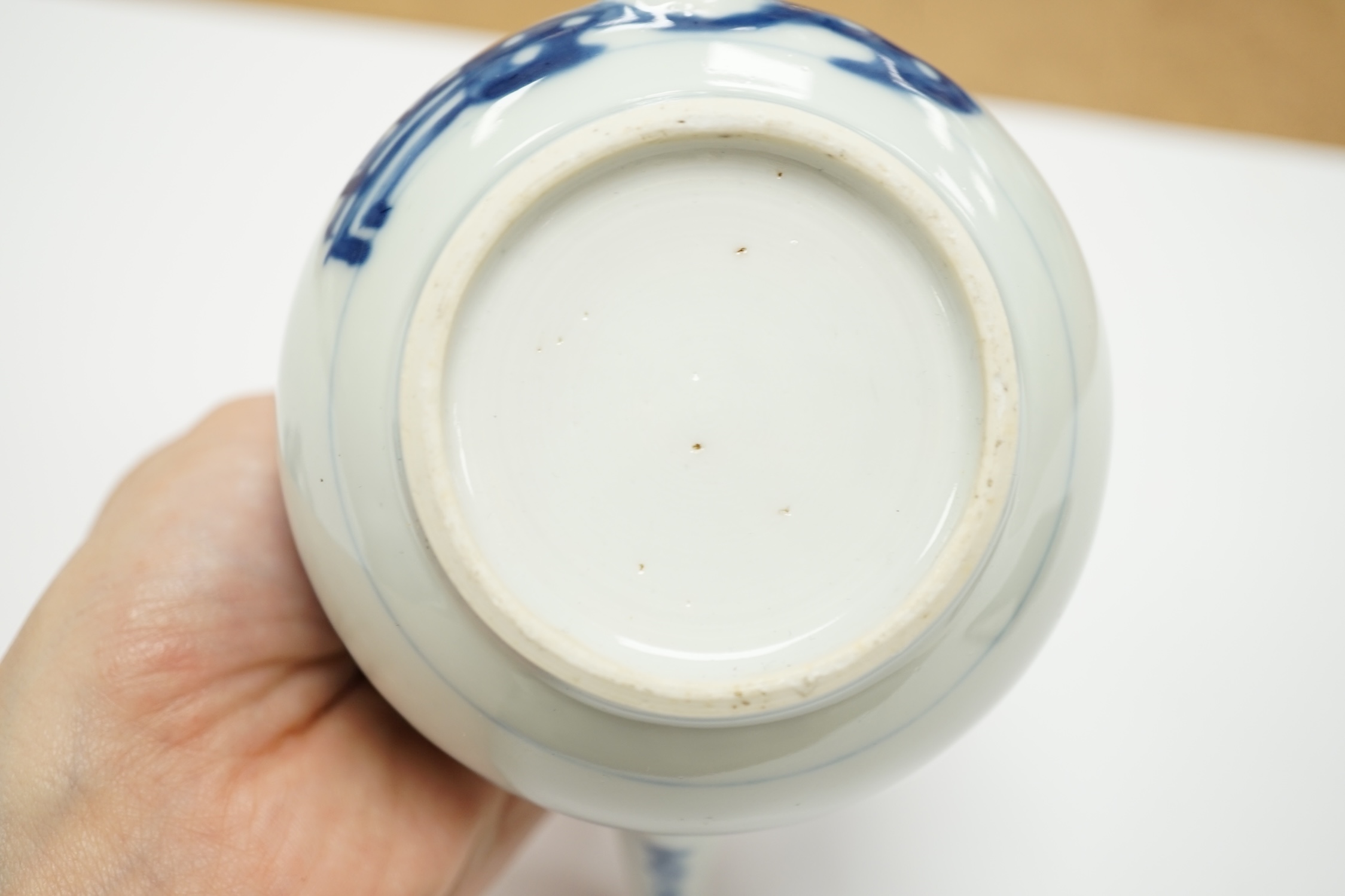 A Chinese blue and white teapot and cover, Kangxi Period, 13cm high
